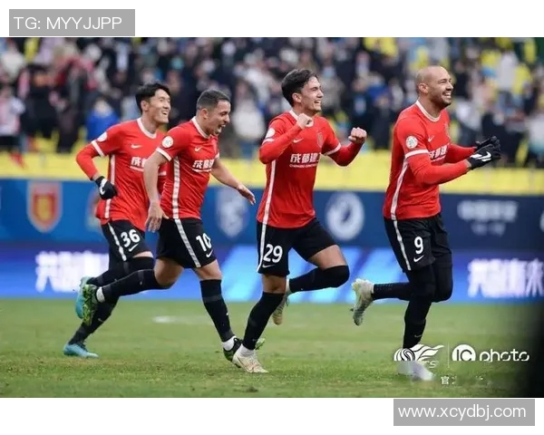 赛后分析:成都足球队与北京足球队的团队协作表现及其影响因素探讨 赛后分析:成都足球队与北京足球队的团队协作表现及其影响因素探讨